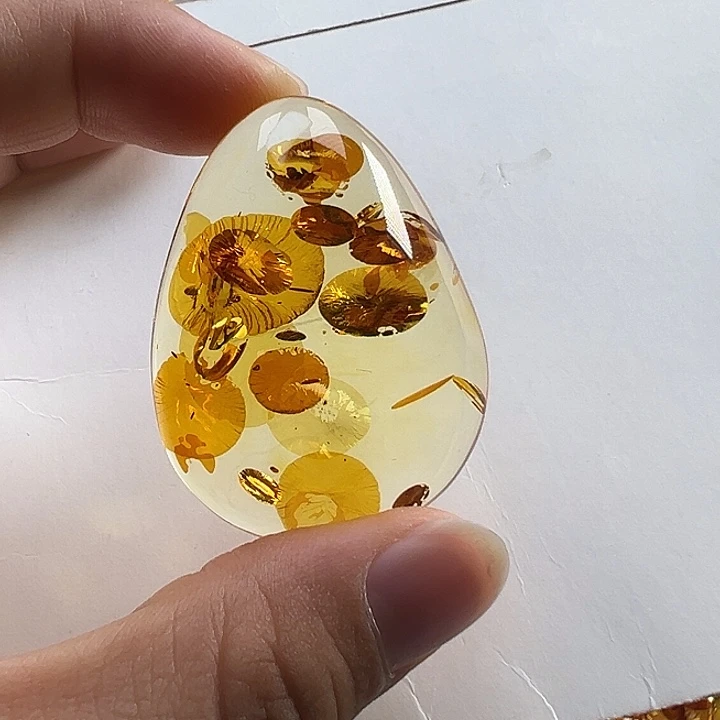 琥珀（花珀）颈饰未镶嵌