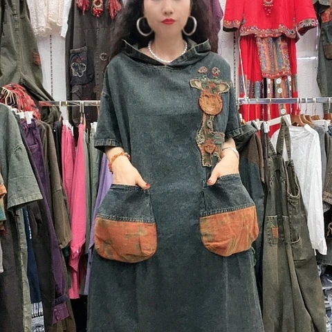 刺绣招财猫牛仔连衣裙小鹿