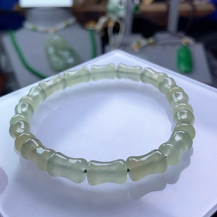 吊坠(赠链)未镶嵌翡翠
