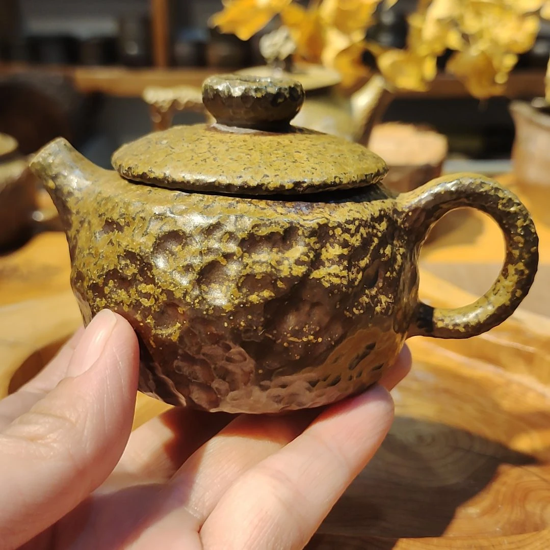 坭兴陶纯柴烧巨轮珠锤纹壶