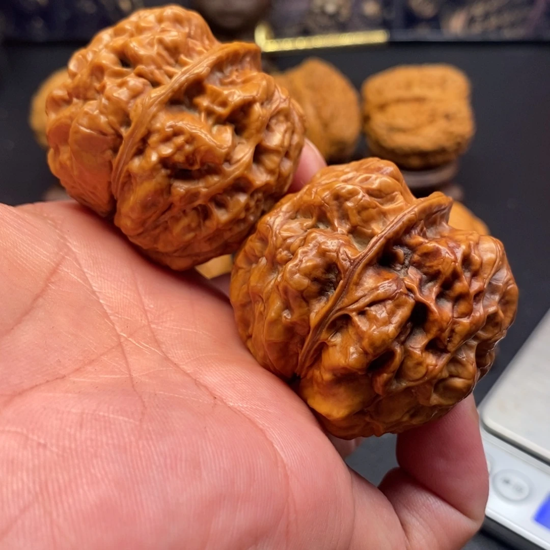 蜡***咘把件文玩核桃飞龙