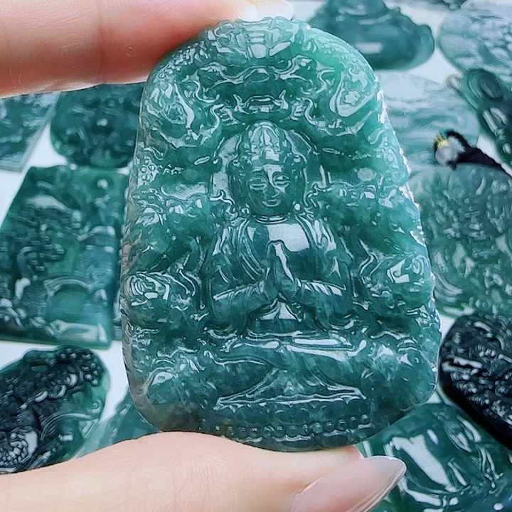 翡翠未镶嵌颈饰多样性发货天然的A货翡翠