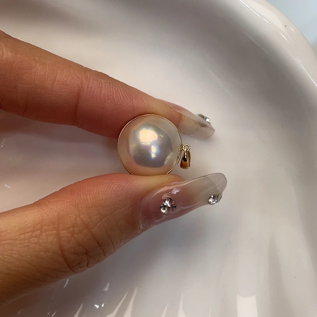 拼合珍珠（马贝珠）吊坠(不含链)18K金镶嵌