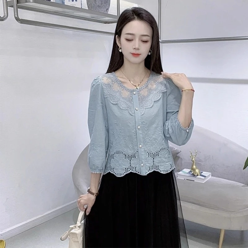 时尚七分袖衬衫女2025早秋新款洋气质百搭小个子蕾丝刺绣花边小衫