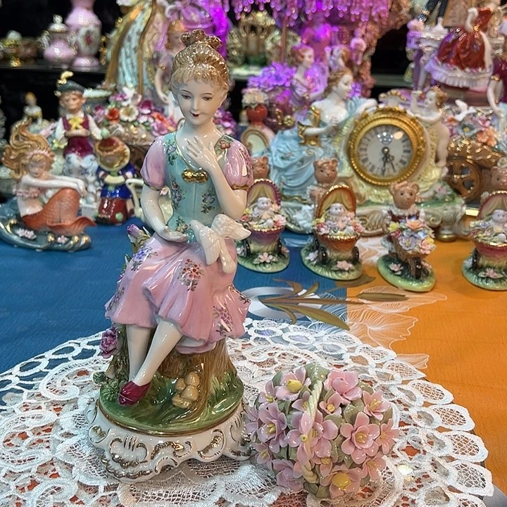 陶瓷蔷薇女孩和小花篮一套 老货库存