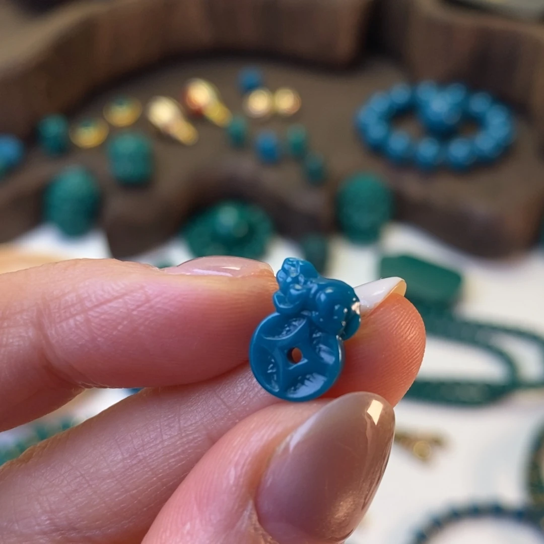 琉璃颈饰魔鬼蓝8.5mm貔貅