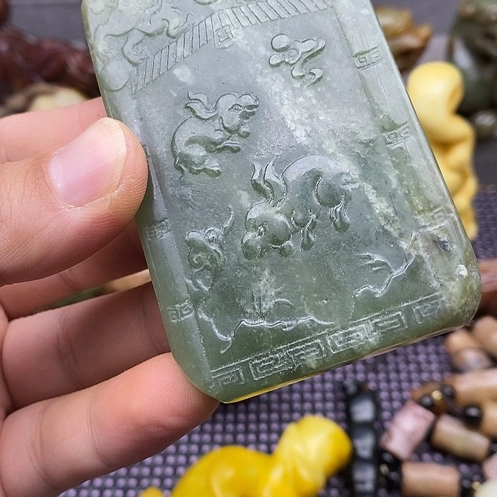 未镶嵌蛇纹石玉颈饰
