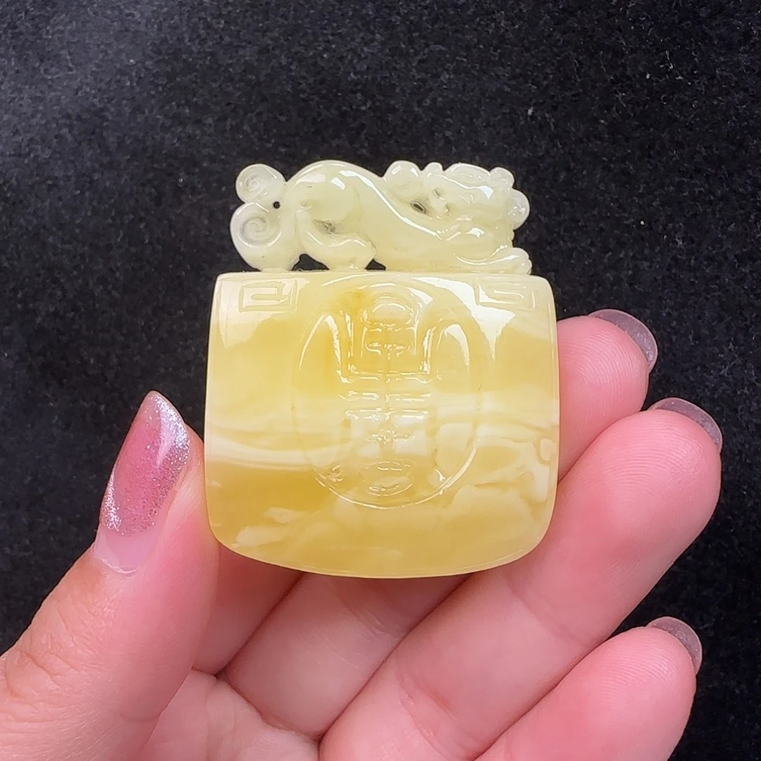 蜜蜡未镶嵌珠宝奇石
