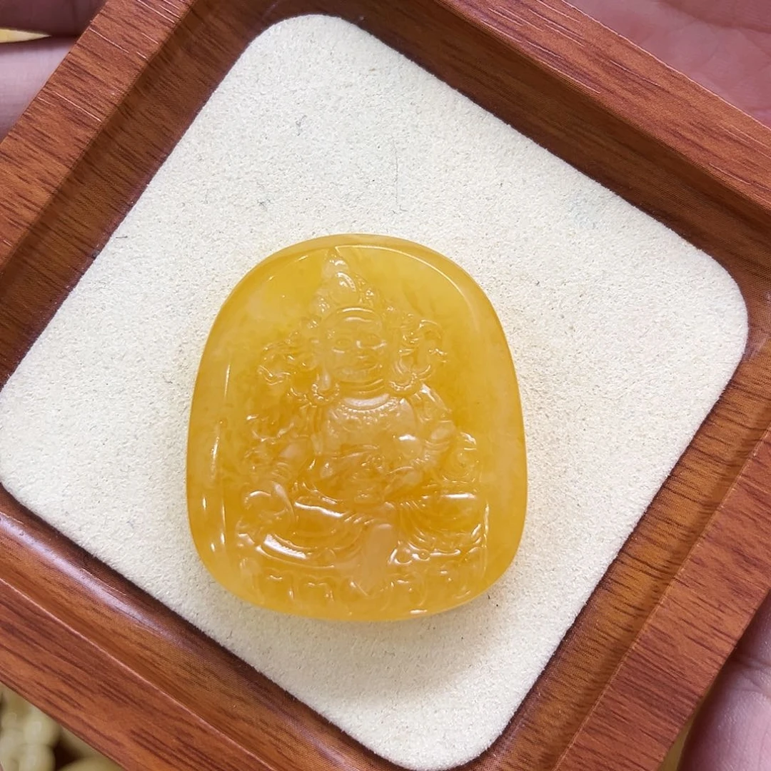 蜜蜡未镶嵌珠宝奇石