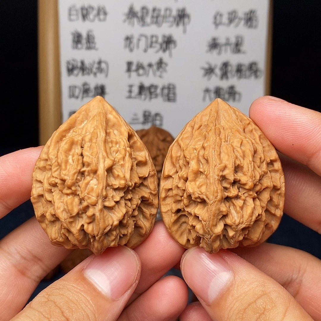 文玩核桃把件朱雀鸡心