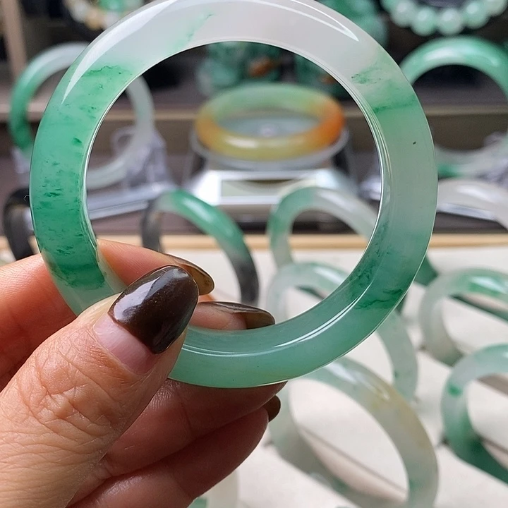 石英质玉（非洲翠）未镶嵌手镯