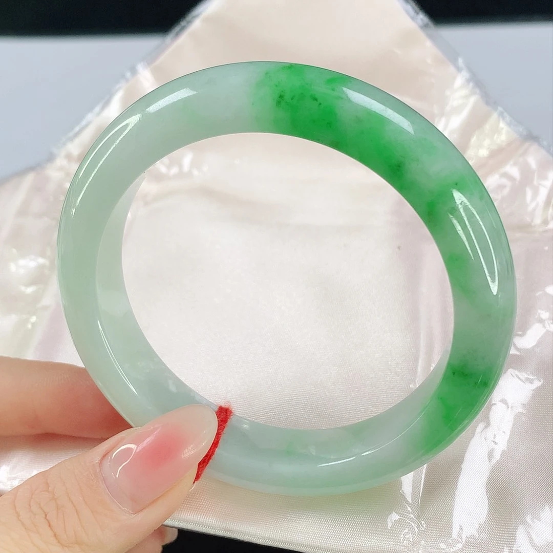 未镶嵌手镯翡翠681