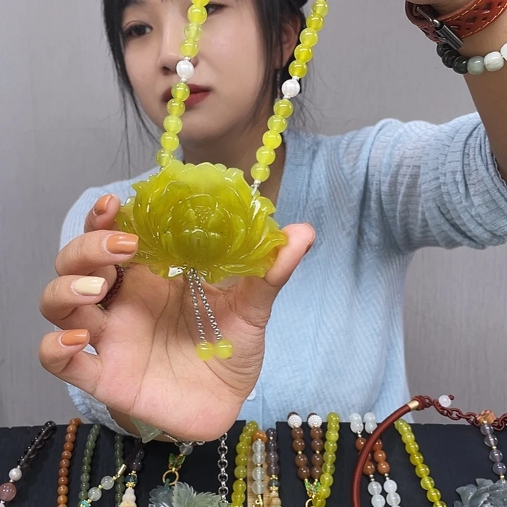蛇纹石玉未镶嵌颈饰