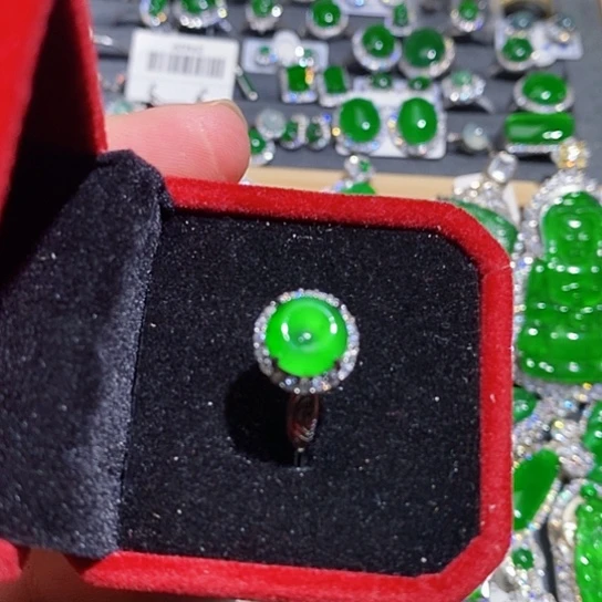 翡翠未镶嵌戒指戒指