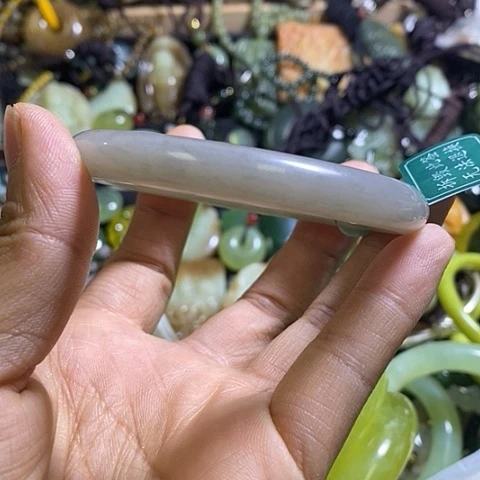 和田玉手镯未镶嵌57口径