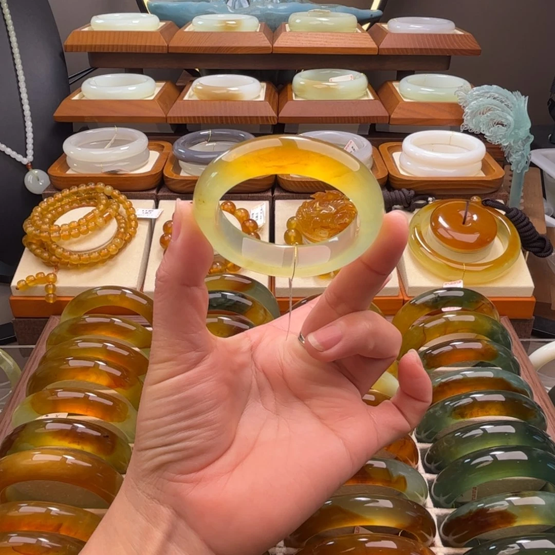 蛇纹石玉未镶嵌手镯52