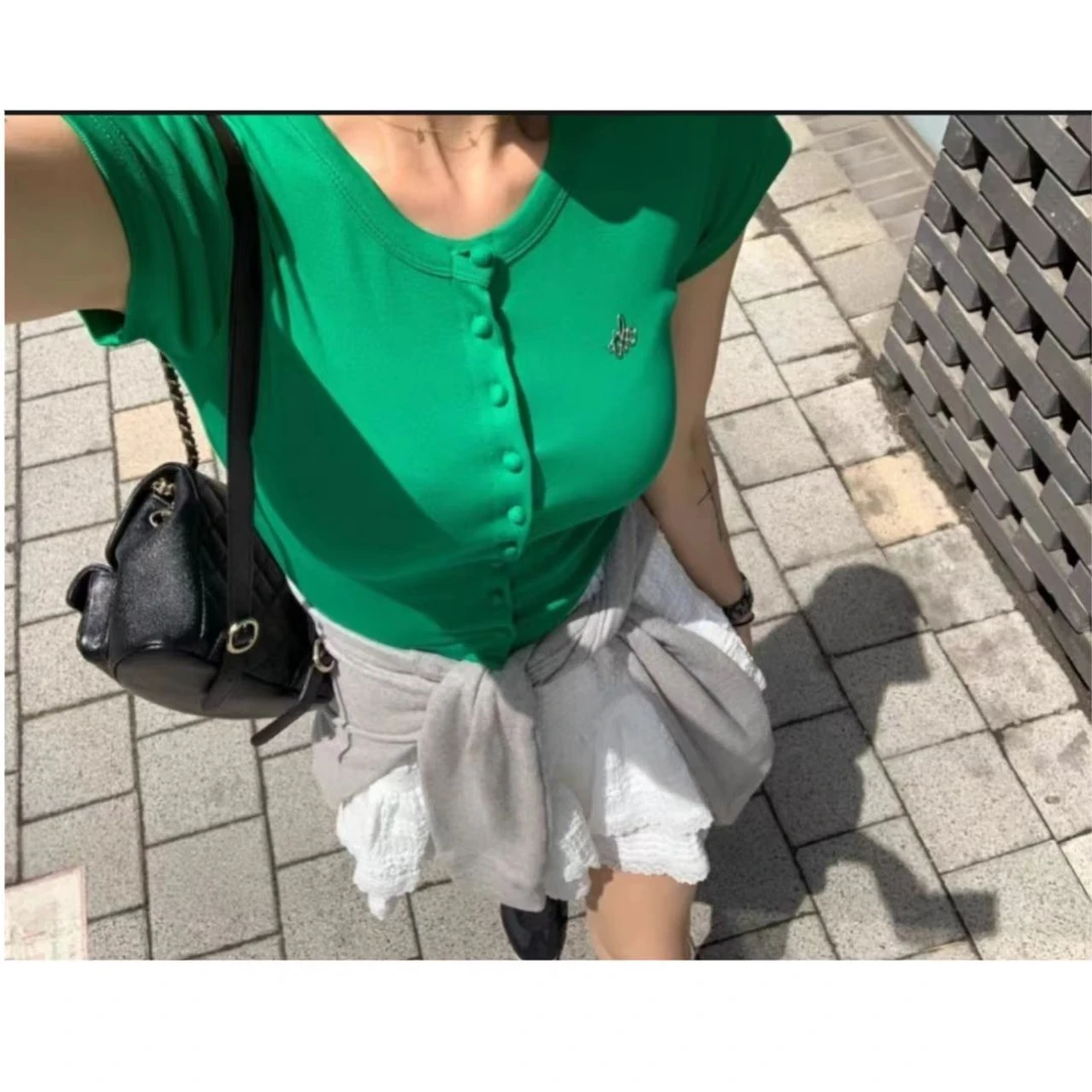 曼曼【甜酷日常~】韩系简约系扣修身短袖T恤女