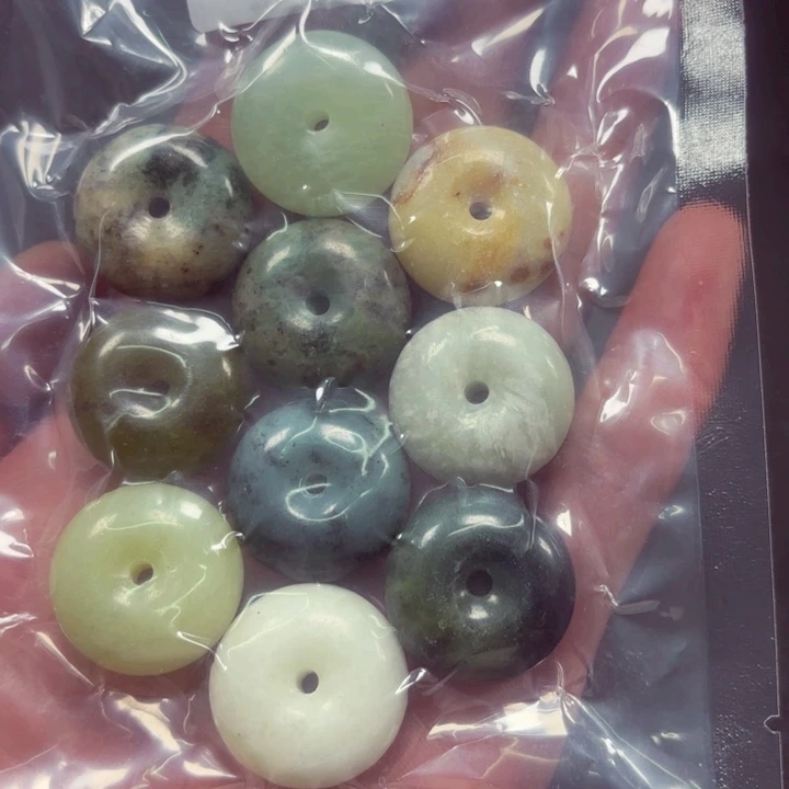 岫玉未镶嵌吊坠(不含链)353