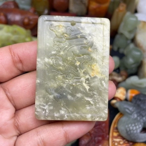 蛇纹石玉未镶嵌颈饰50