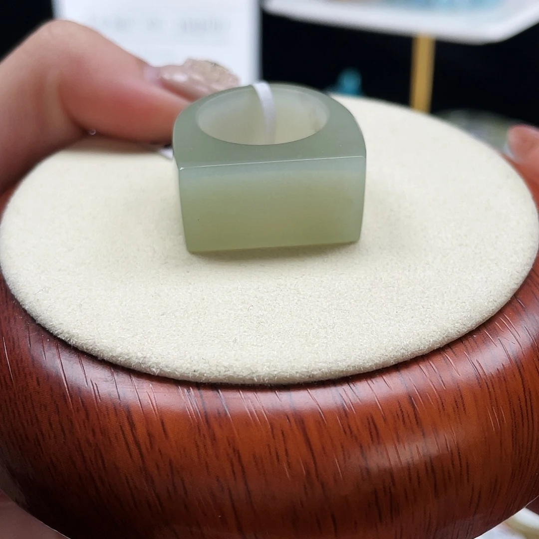 和田玉未镶嵌戒指P30清水马鞍18不退换