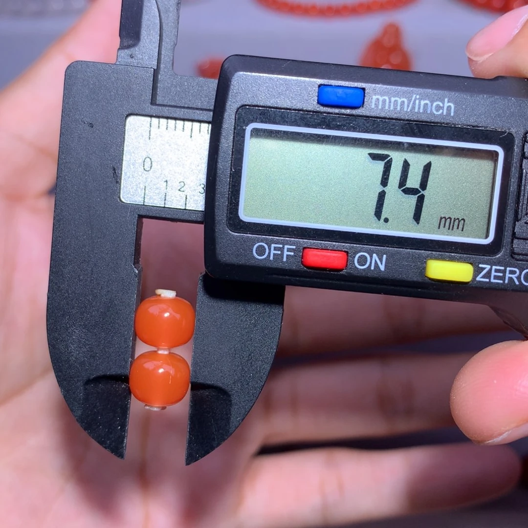 南红玛瑙未镶嵌老型对珠7.4×6.4微微沙纹