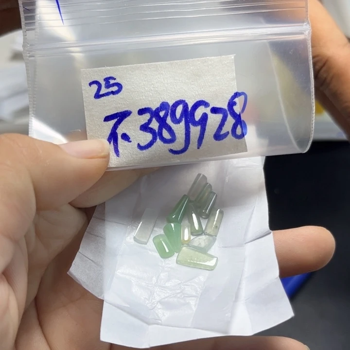 不***弃定制翡翠未镶嵌不退