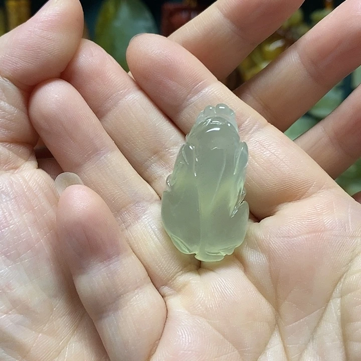 未镶嵌岫玉吊坠(赠链)