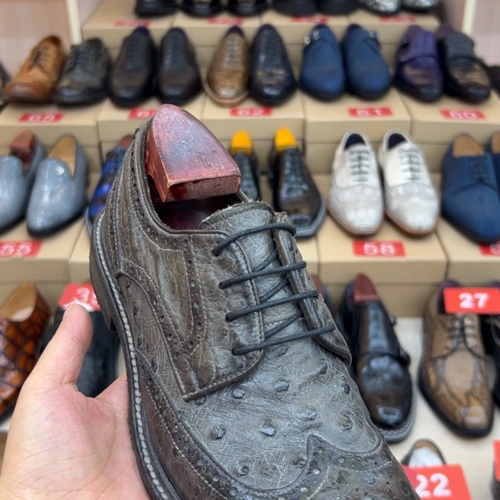 巴***馆鸵鸟皮（革）39码实物