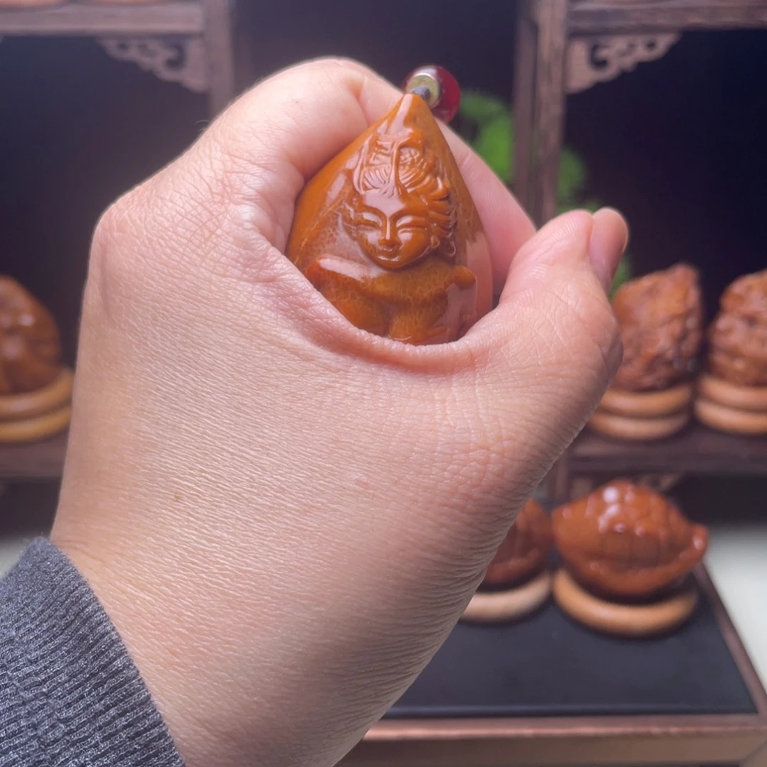 橄榄核吊坠单籽美女双面3.7