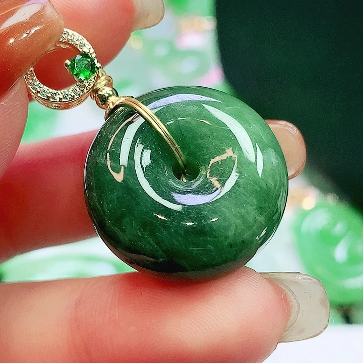 翡翠未镶嵌颈饰翡翠