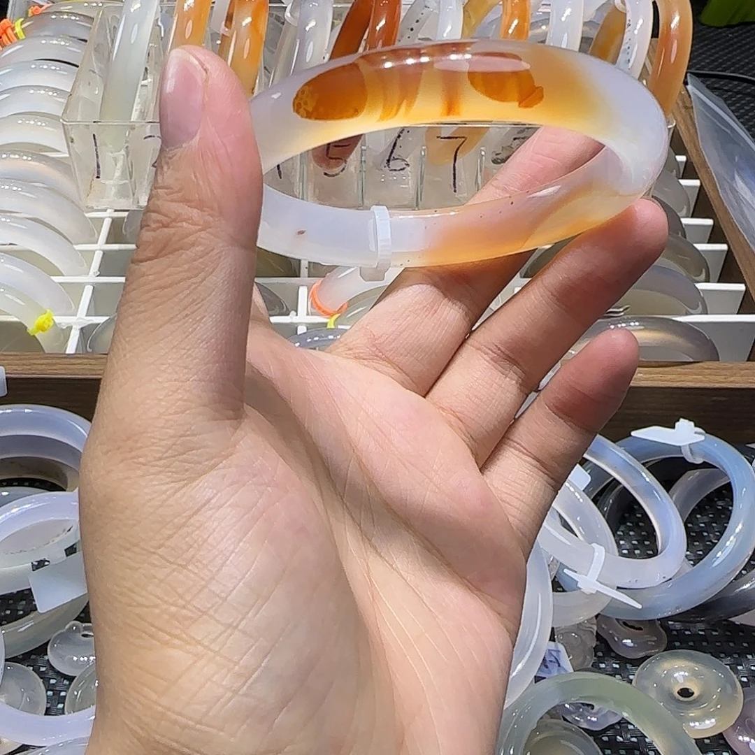 玛瑙/玉髓未镶嵌手镯59-60飘糖漂沙