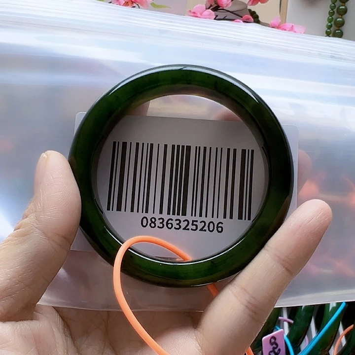 紫***开和田玉未镶嵌手镯