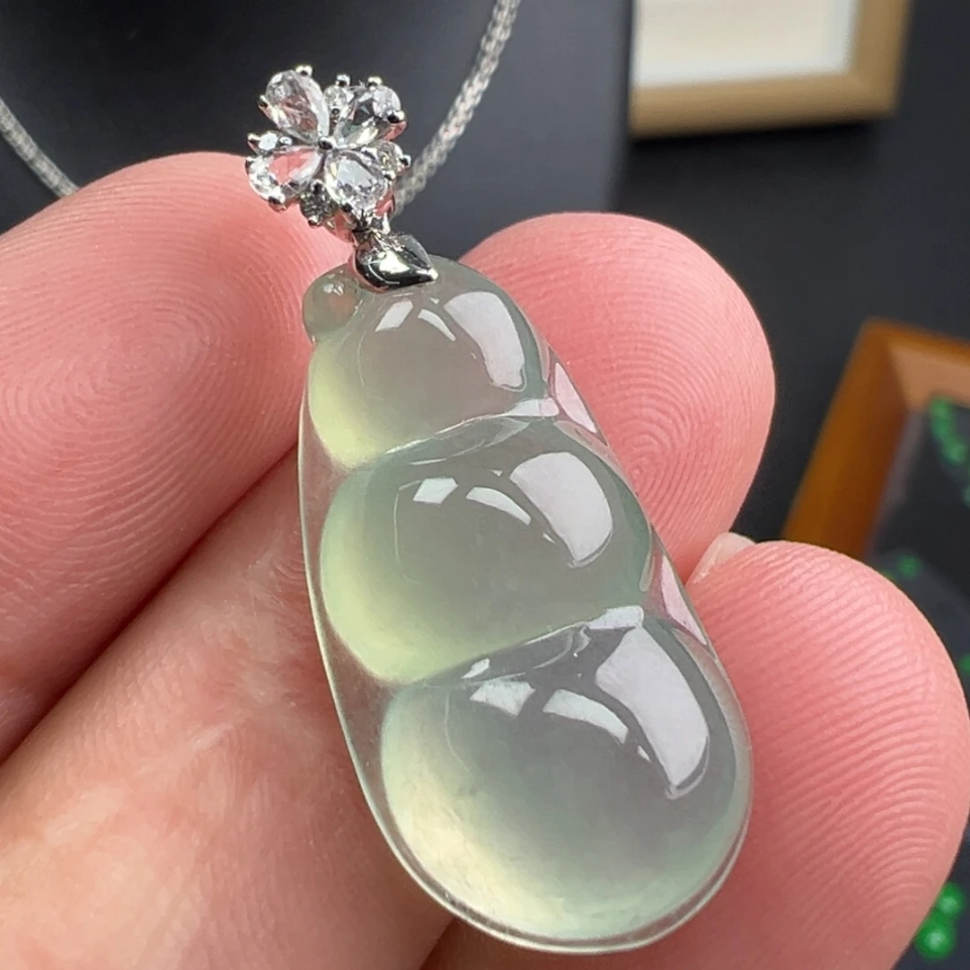 翡翠18K金镶嵌颈饰豆子25.4