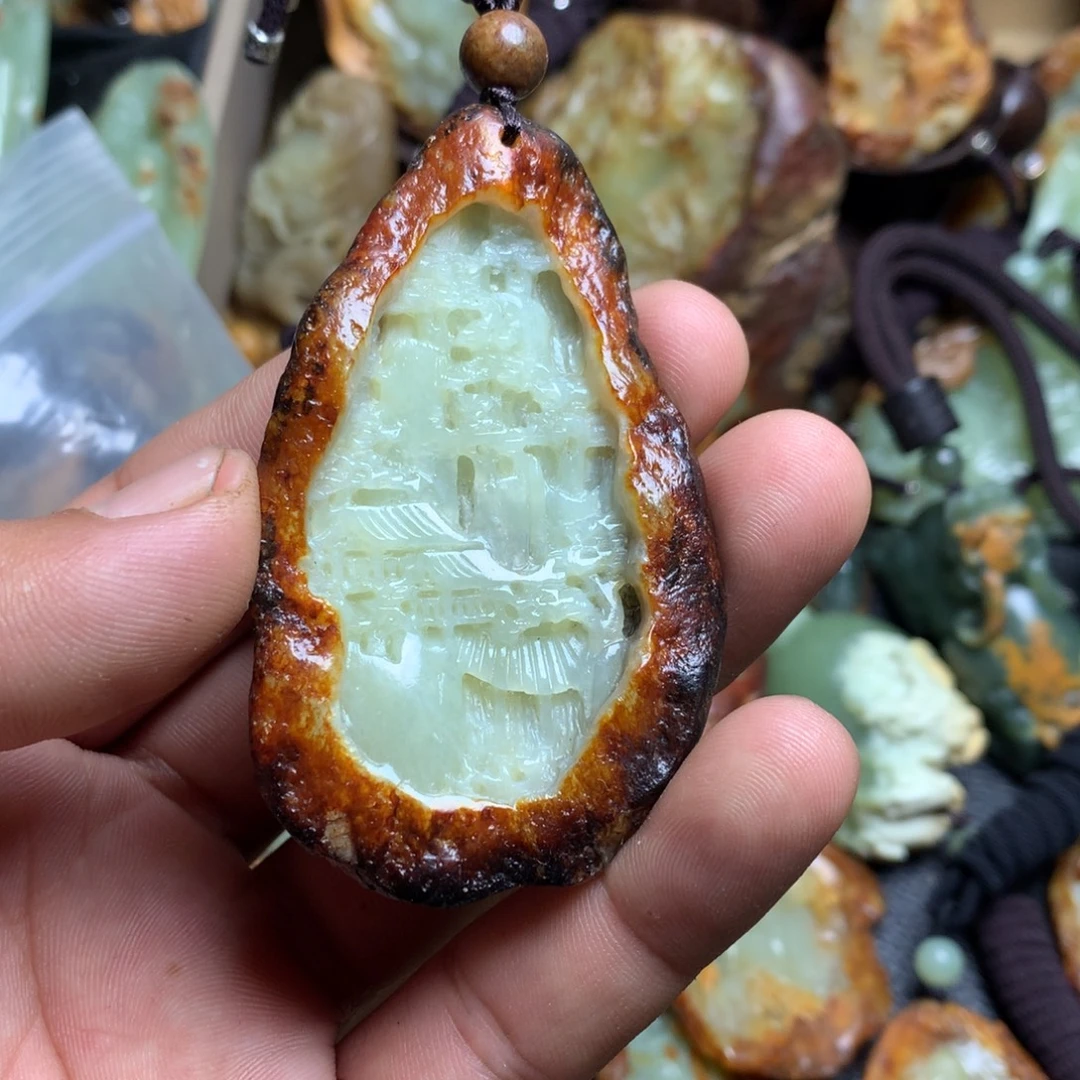 未镶嵌岫岩河磨玉（透闪石质玉）挂件