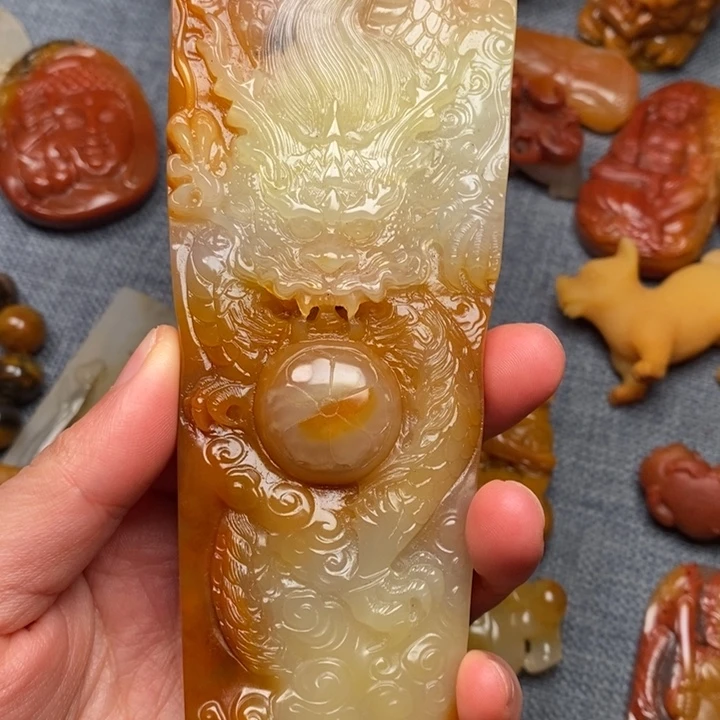 石英质玉（黄龙玉）合金颈饰