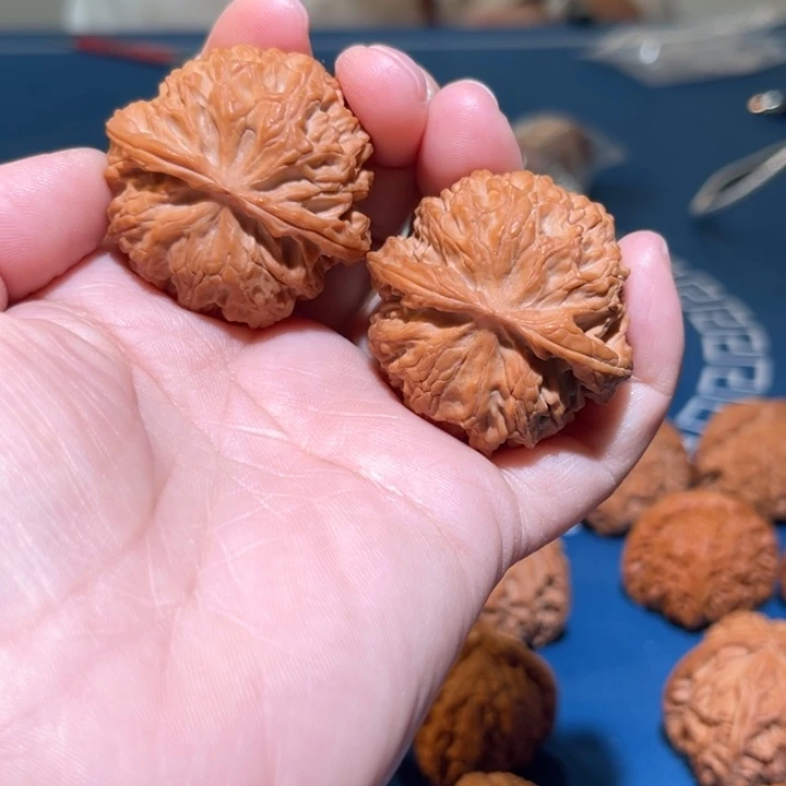 文玩核桃把件哦*吼苹果园