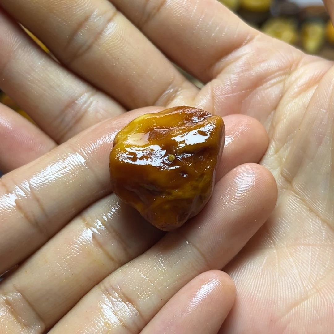 孙***然琥珀未镶嵌珠宝奇石蜜蜡定制老型