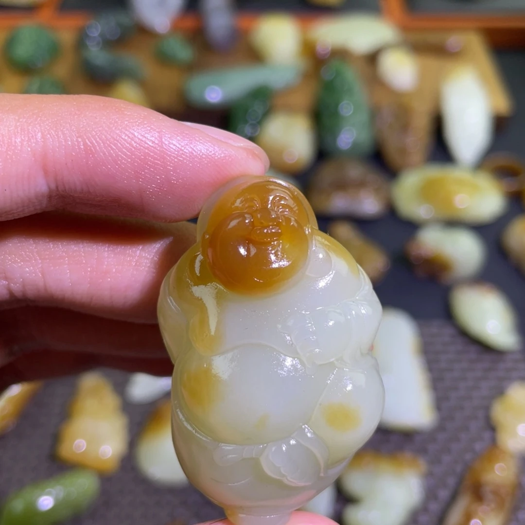 颈饰未镶嵌和田玉且末金山糖白佛公