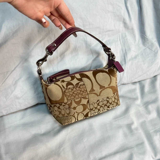 95新 COACH/蔻驰 小号紫色棕色饭盒百家布拼接老花布面腋下包