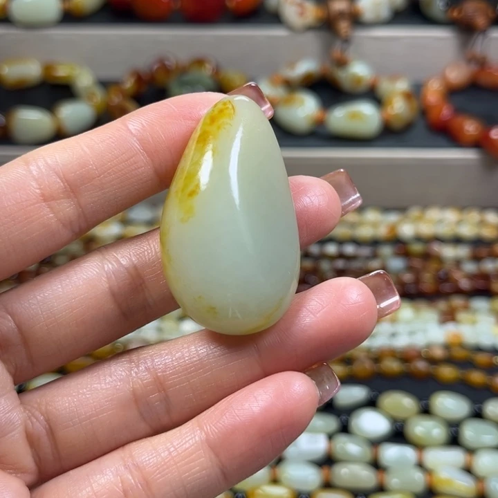 和田玉未镶嵌手串