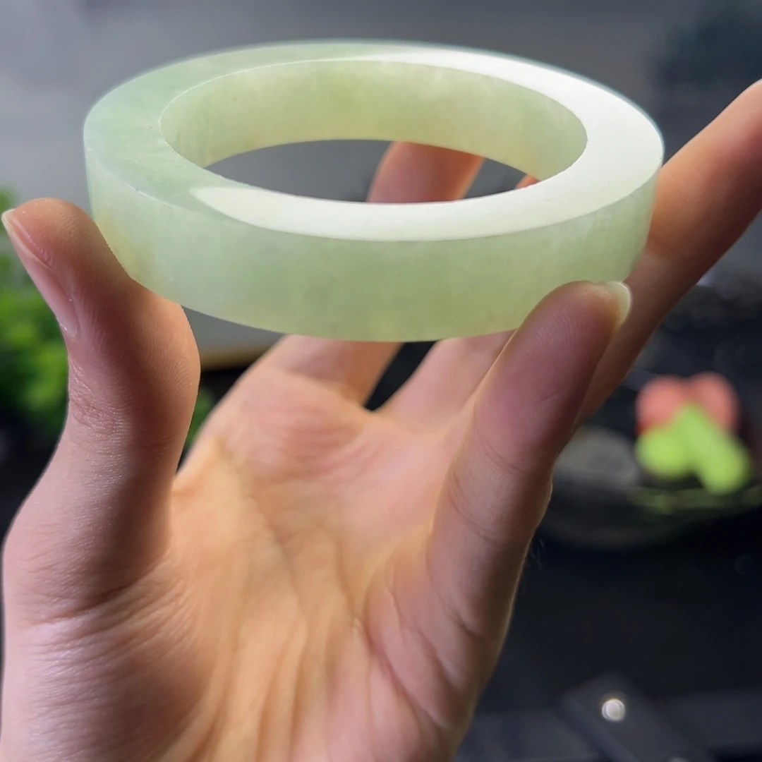 未镶嵌正圈定制翡翠淡果绿50-62