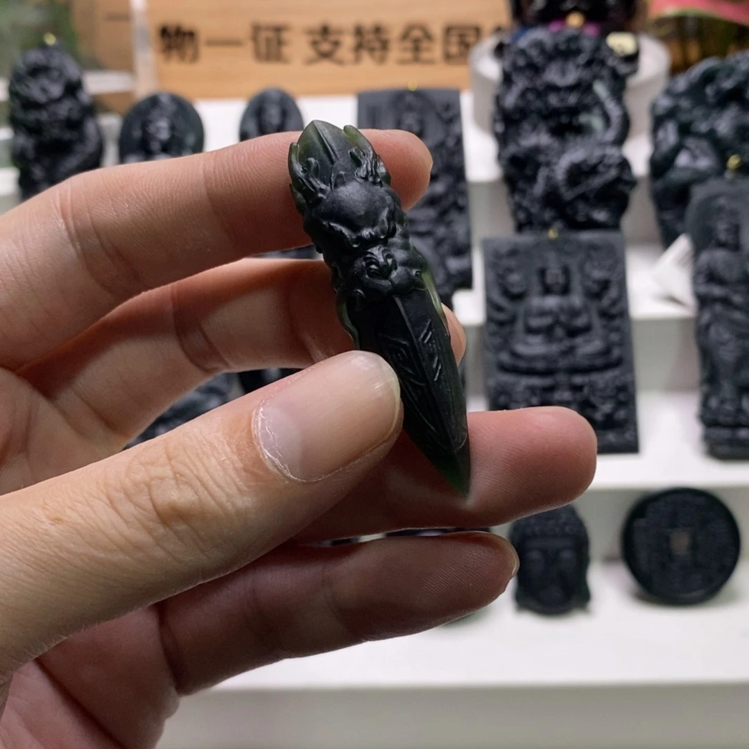未镶嵌定制翡翠龙牙