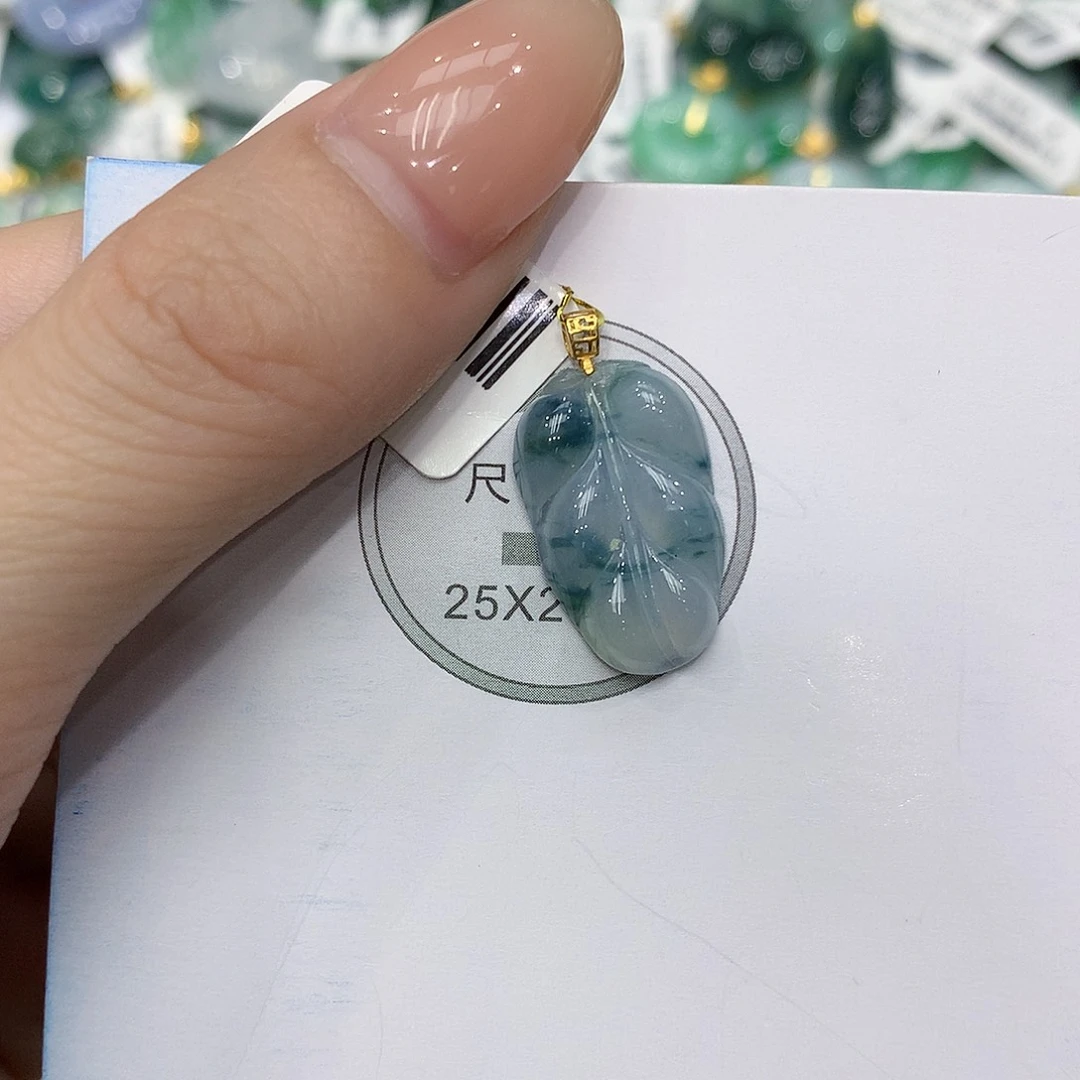 颈饰18K金镶嵌翡翠1111111111