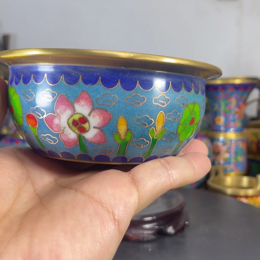 铜珐琅彩聚宝盆直径12厘米的