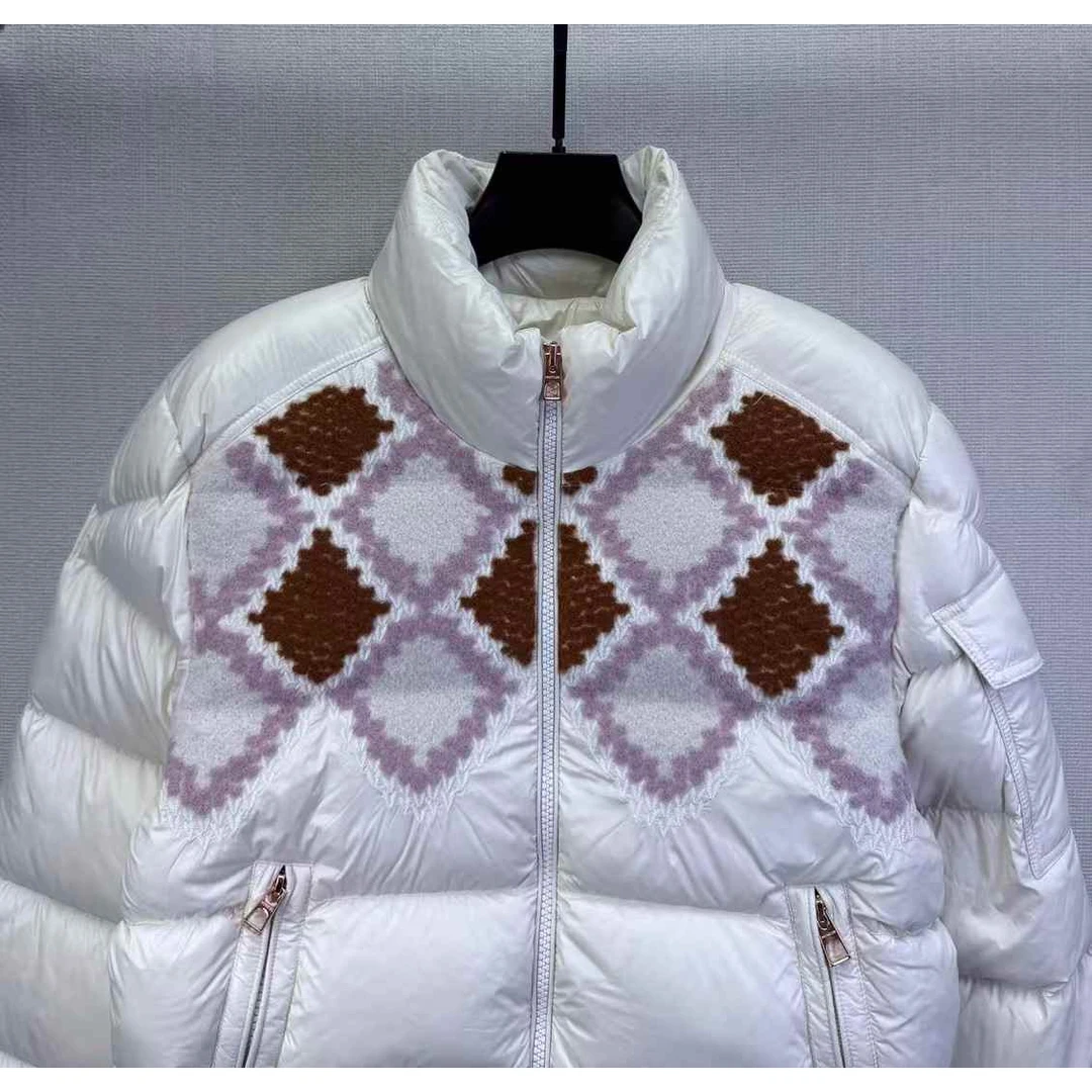 【臻雅】“羊毛菱格短款立领外套”轻薄保暖时尚图案秋冬新款外套