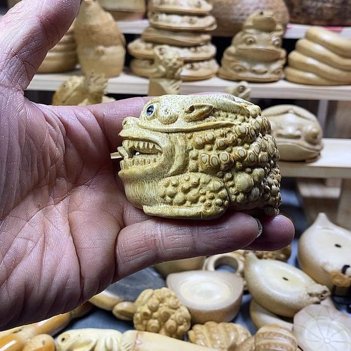 天***雨竹根雕龙蟾手把件