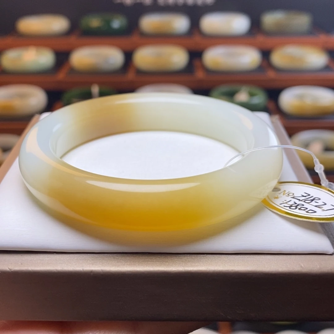 和田玉未镶嵌手镯55圈