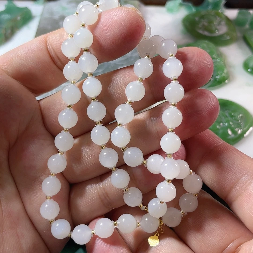 颈饰18K金镶嵌和田玉