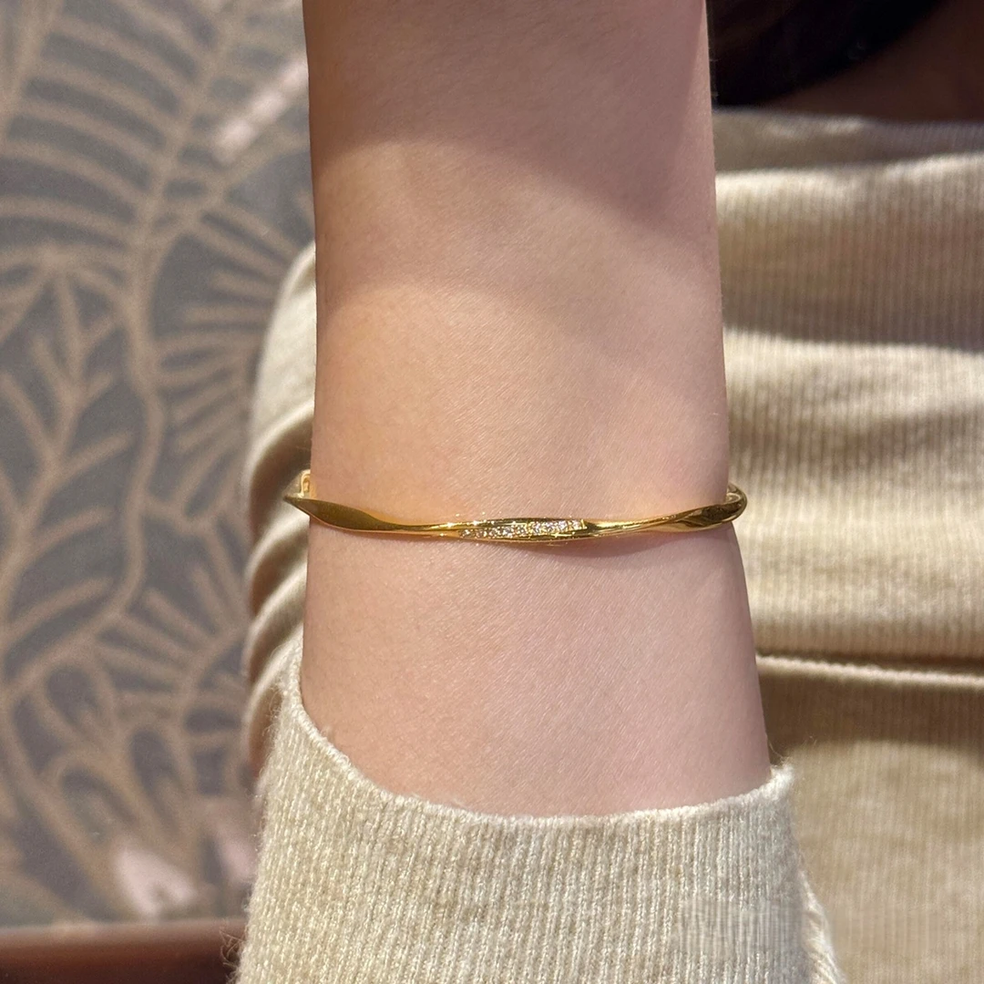 卡柒 铜合金手镯 金色莫比乌斯手镯女复古轻奢小众高级感精致手饰