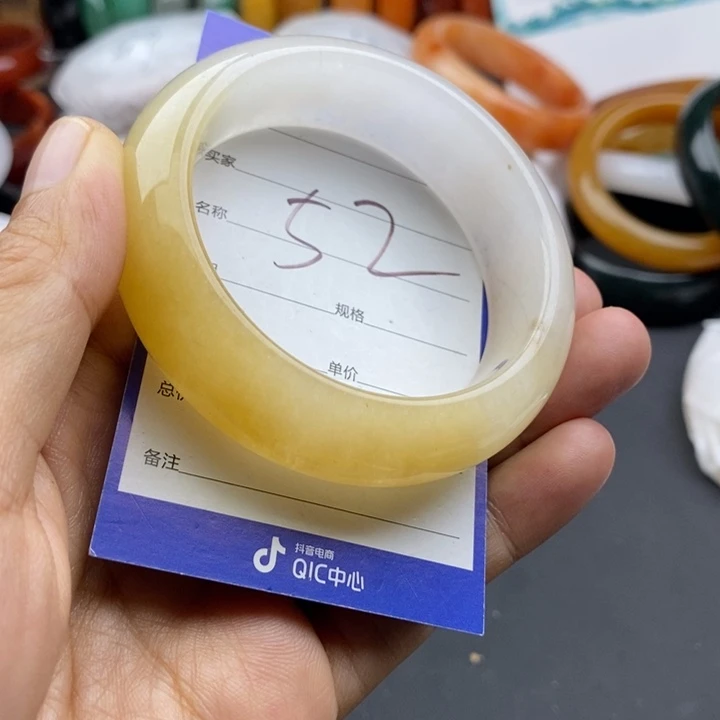 石英质玉未镶嵌手镯